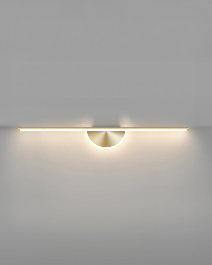 Modern vägglampa av träbåge