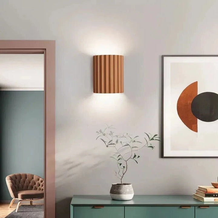 WärmeAura | Vägglampa i resin för en varm atmosfär