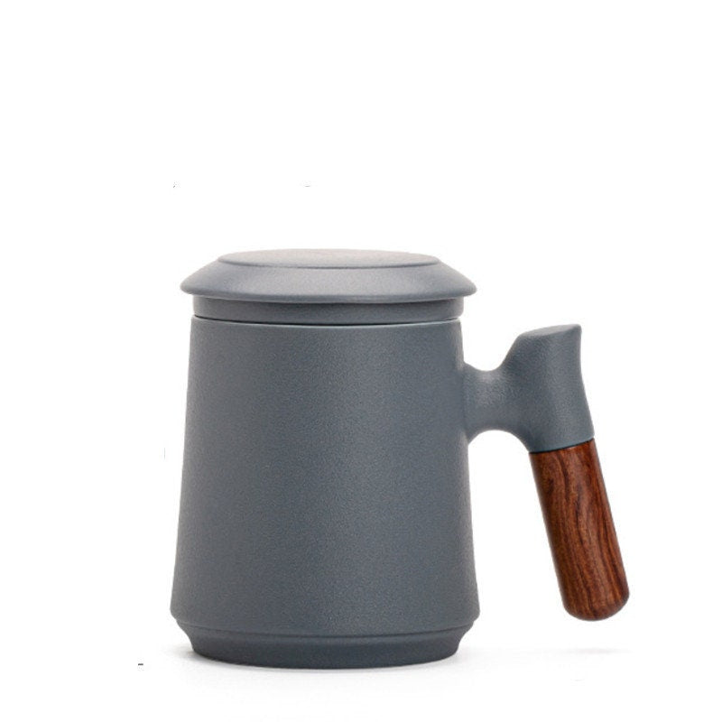 Japansk keramik te muggset med tesil och lock, handgjord