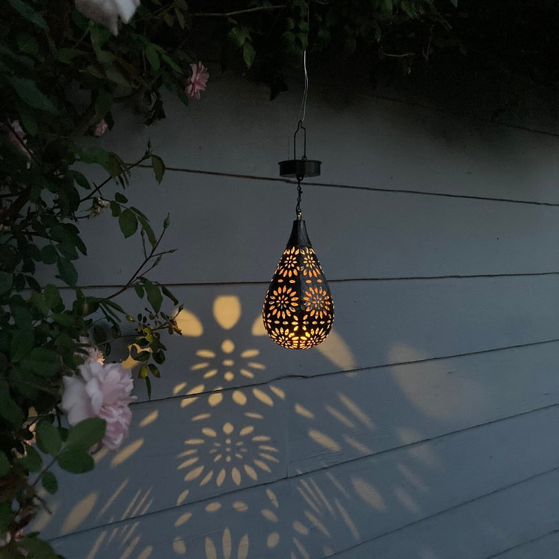 Trädgårds Hängande Lampa | Stilfull Utomhusbelysning med Solenergi