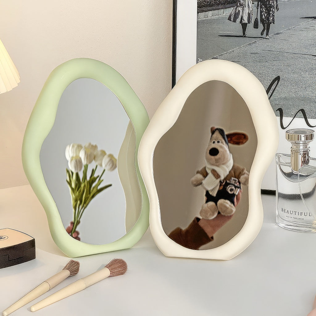 Oregelbunden Blob Sminkspegel