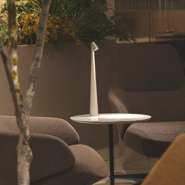 Skulptural bordslampa