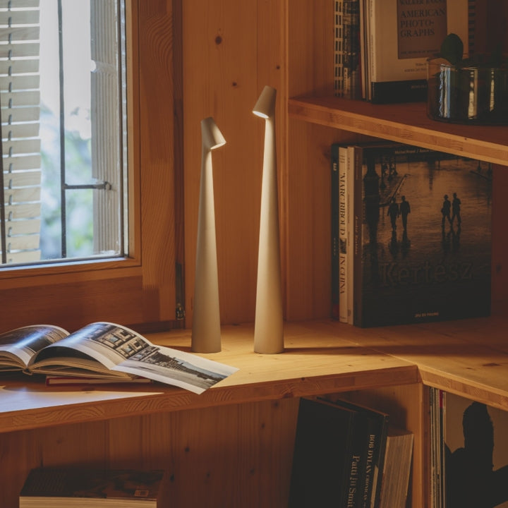 Skulptural bordslampa