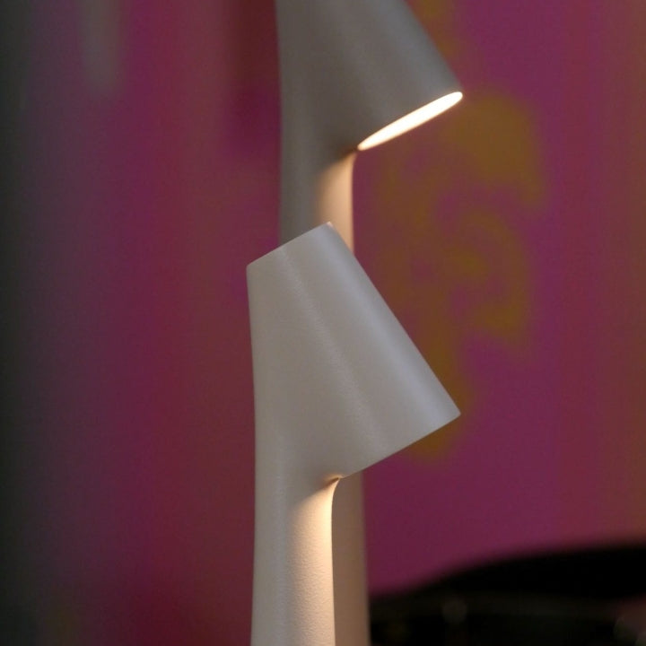 Skulptural bordslampa