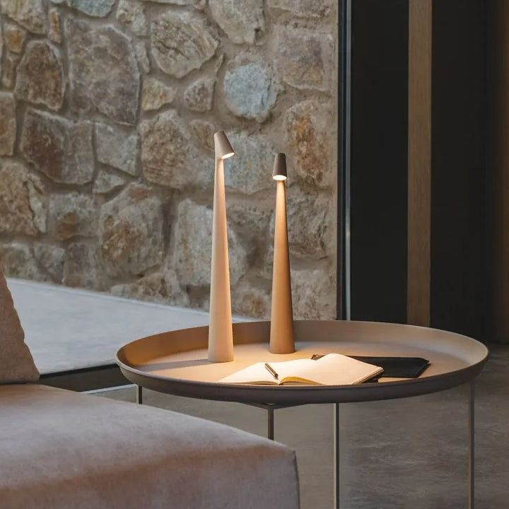 Skulptural bordslampa