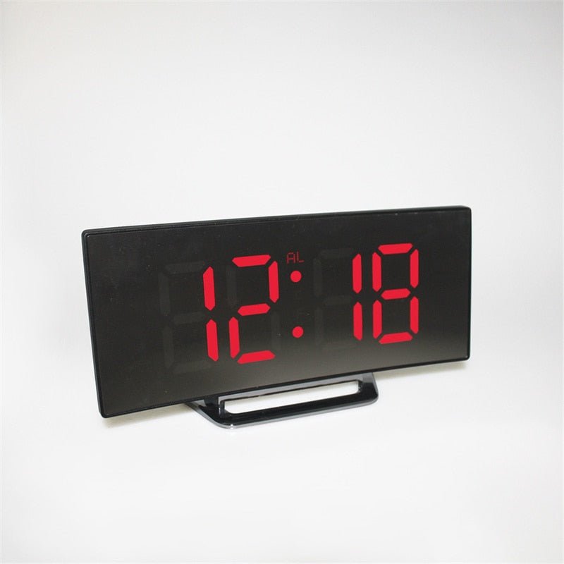 LED Digital Väckarklocka – Kurvad Spegeldisplay, Bordsur med Snooze-funktion, Elektronisk Bordsdisplay, Inredning för Sovrum och Vardagsrum