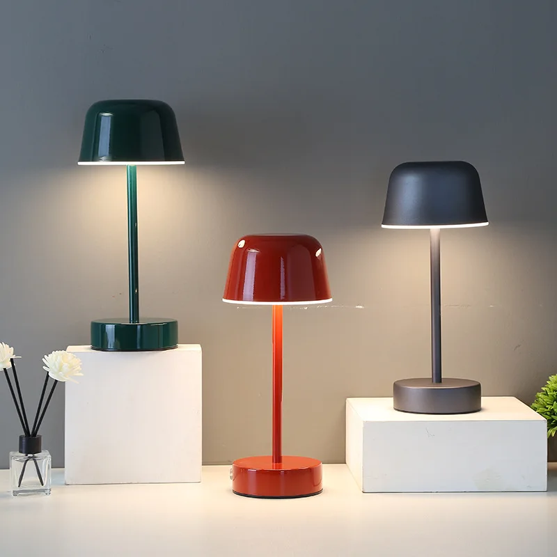 PRISMA PULSE FLARE – Dynamisk LED Bordslampa