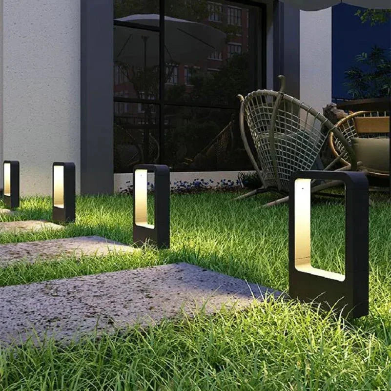 Elegant Aluminium Golvlampa för en Lyxig Glans Utomhus