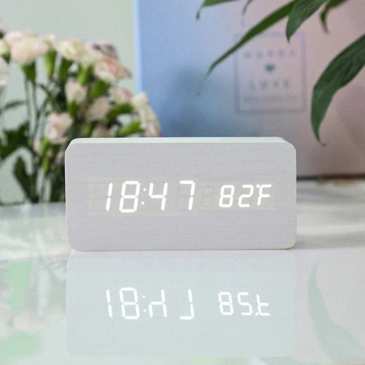 Minimalistisk LED Klocka | Trä