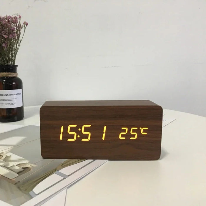 Minimalistisk LED Klocka | Trä