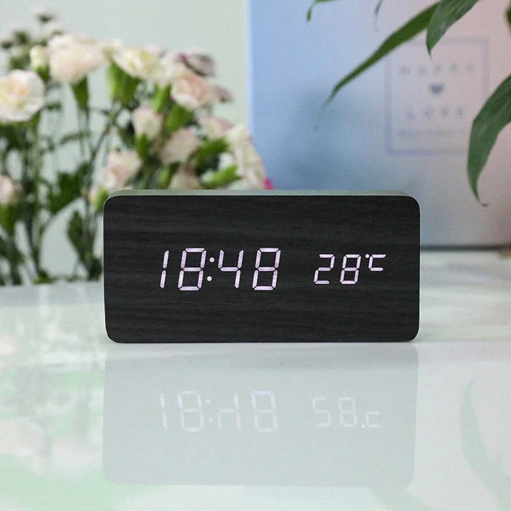Minimalistisk LED Klocka | Trä