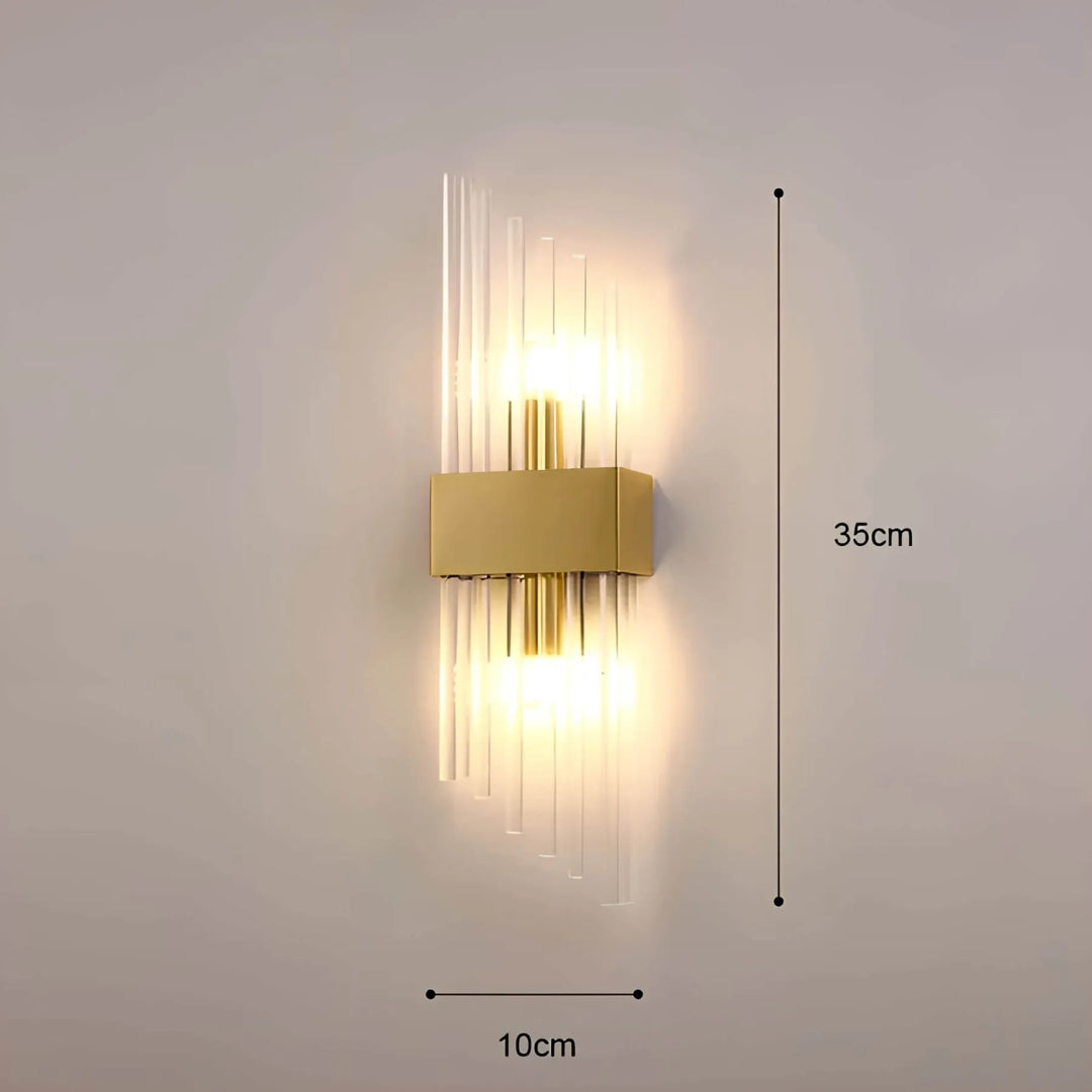 Vägglampa med kristalldekoration