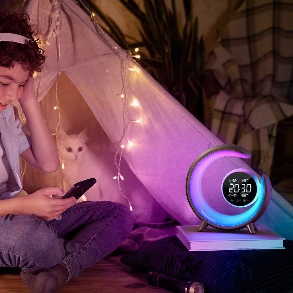 Multifunktionell Nattlampa med RGB &amp; Väckerur Funktion – Lumivo