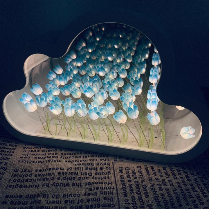 Tulip Cloud LED Spegel – Magiskt Ljus &amp; Dekorativ Design |