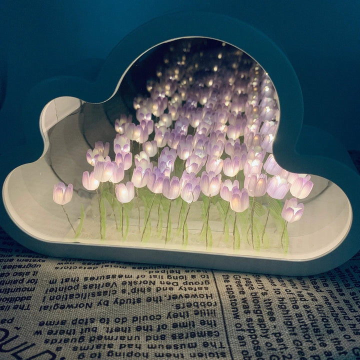 Tulip Cloud LED Spegel – Magiskt Ljus &amp; Dekorativ Design