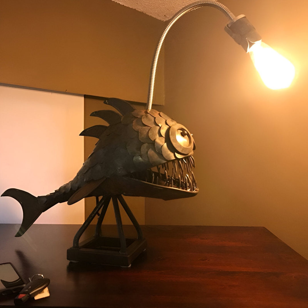 Steampunk Angler Fish Lamp – Cool &amp; Ovanlig Golvlampa för Ditt Hem