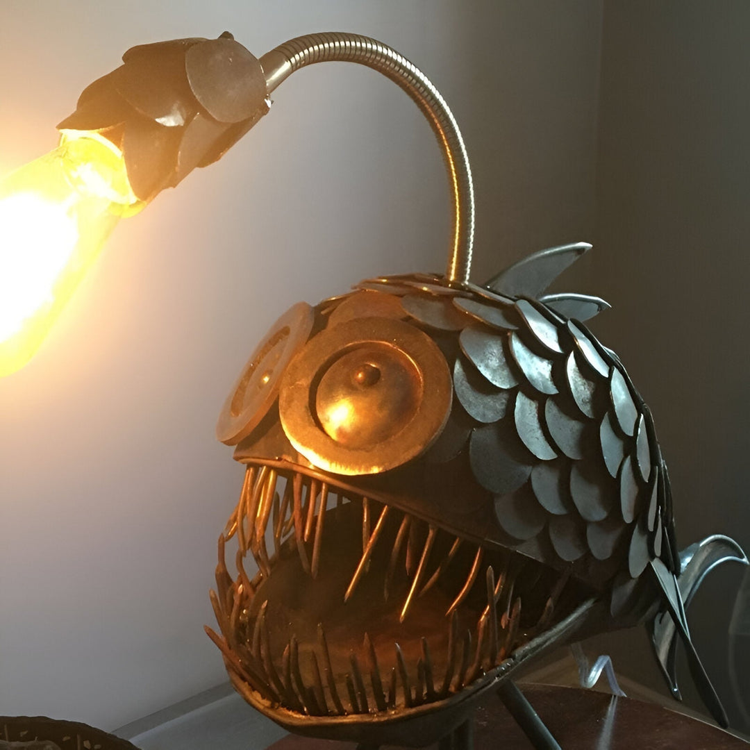 Steampunk Angler Fish Lamp – Cool &amp; Ovanlig Golvlampa för Ditt Hem