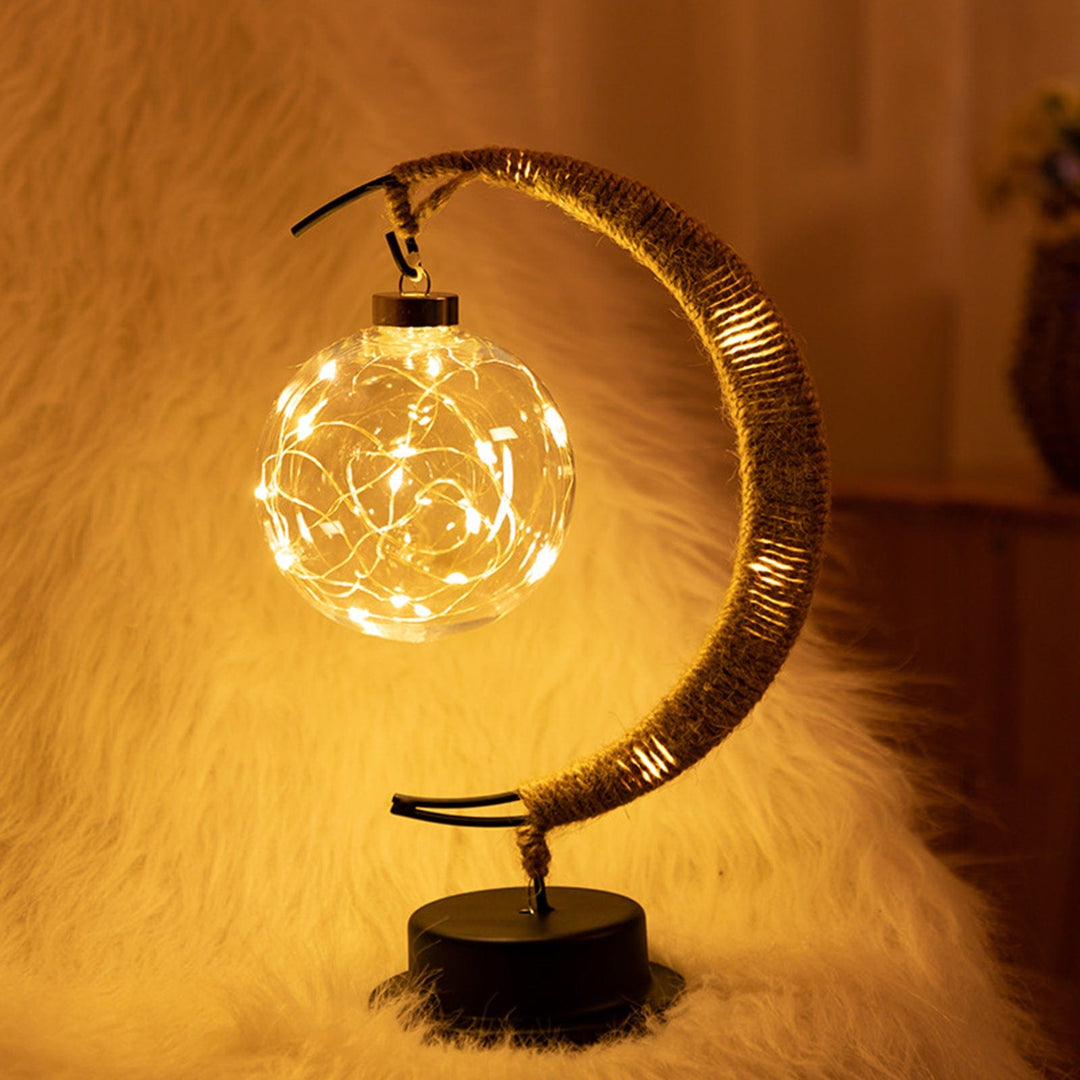 Rayvia Lunar Lamp - Halvmåne LED-lampa med glasglob för en mysig atmosfär