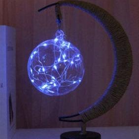 Rayvia Lunar Lamp - Halvmåne LED-lampa med glasglob för en mysig atmosfär