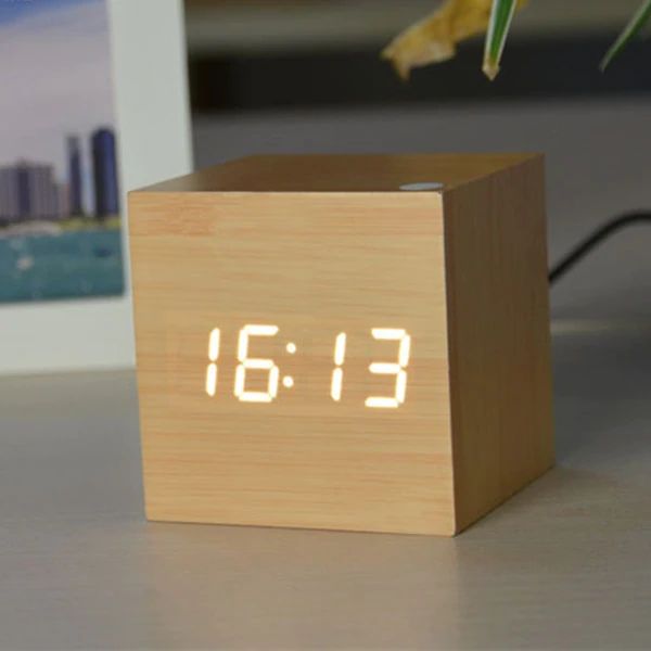 CUBE DIGITAL KLOCKA