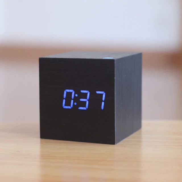 CUBE DIGITAL KLOCKA