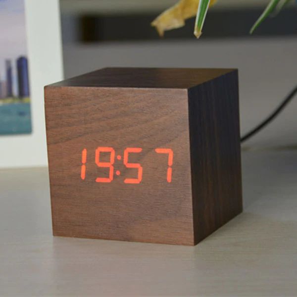 CUBE DIGITAL KLOCKA