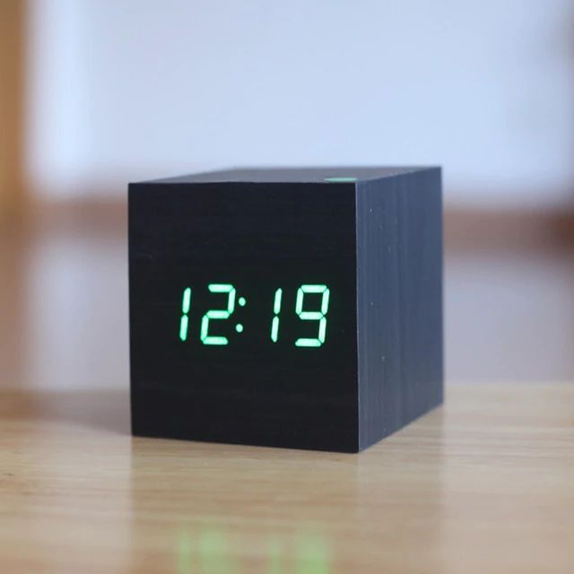 CUBE DIGITAL KLOCKA