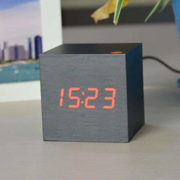 CUBE DIGITAL KLOCKA
