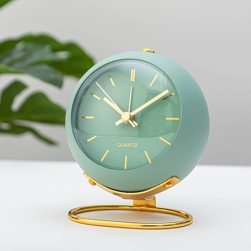Buzzley Retro Tyst Väckarklocka – Vintage Metall Analog Klocka med Nattljus