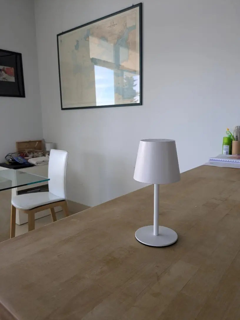 LED Bordslampa – Trådlös, Touchkontroll &amp; Dimbar Ljus