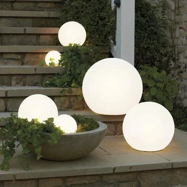 Utomhus Globe Lampa - Trådlös, Väderbeständig, 16 färger LED Bollampa